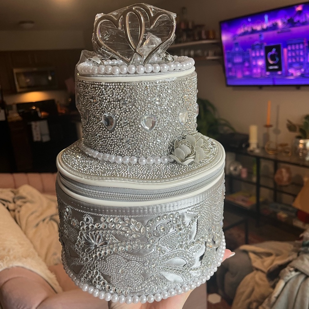 Betsey Johnson Bridal Cake Crossbody Purse